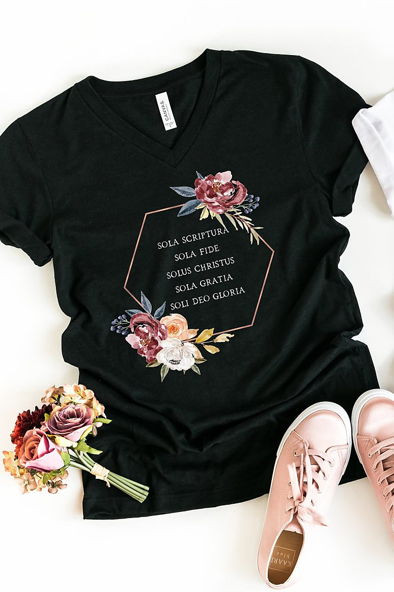 Floral 5 Solas V-Neck Tee